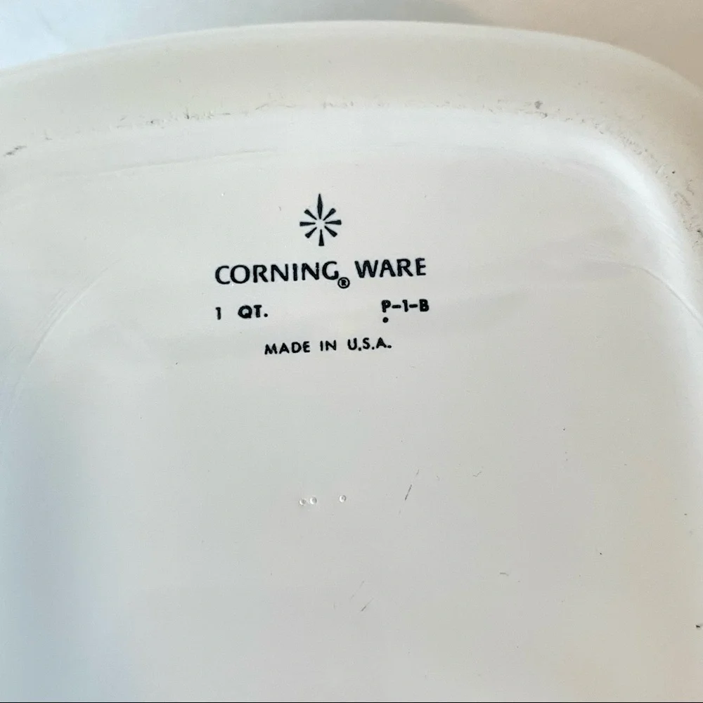 Vintage CORNINGWARE Cornflower 1qt Casserole Dish